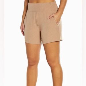 NWT! MARIKA Finley 5” Shorts For all Activities in Warm Taupe Size Small